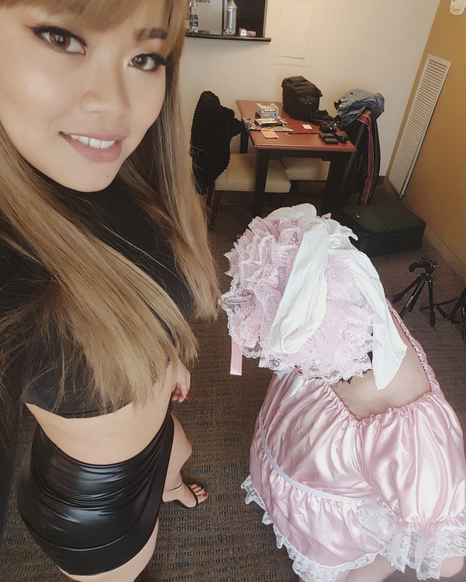 Husband housewife midget threesome Bbw shaved pussy pic