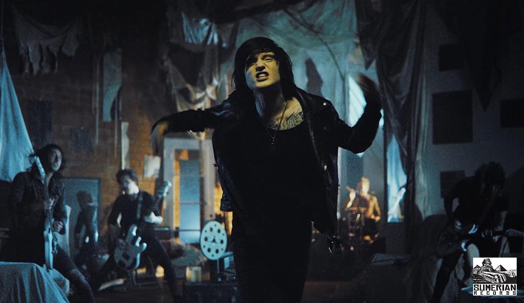 AAofficial's tweet image. Watch the world premiere of #LetItSleep off our new album The Black - out March 25th: askingalexandria.com