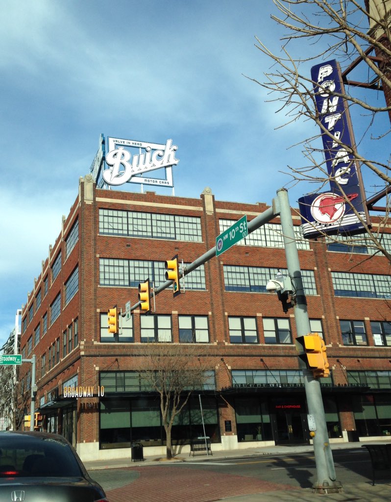 AIACOC's tweet photo. Driving into Downtown this morning thinking how cool it is we will be touring this building on Apr16! #AIAArchTour16 https://t.co/wCN4kPHL6g