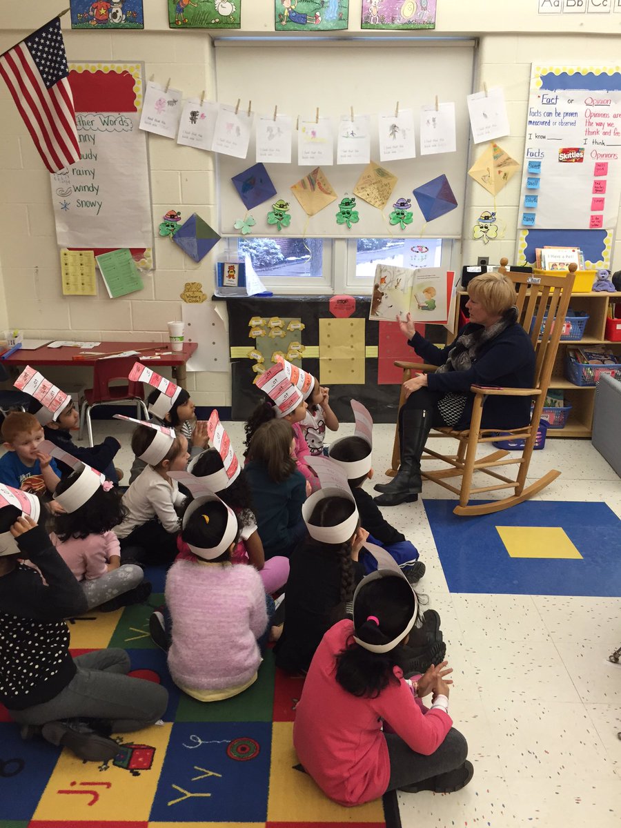 mrsmring's tweet photo. Reading Rocks @WashEdison @PattiEllermann #edisonk12 #ReadAcrossAmerica https://t.co/ie7l0yNuKr