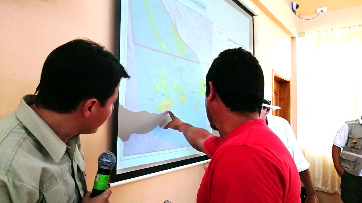 En la Isla Isabela, el ministro <a href="/dvortega/">Daniel OrtegaPacheco</a> socializa junto a pescadores la #Zonificación para la pesca de langostas
