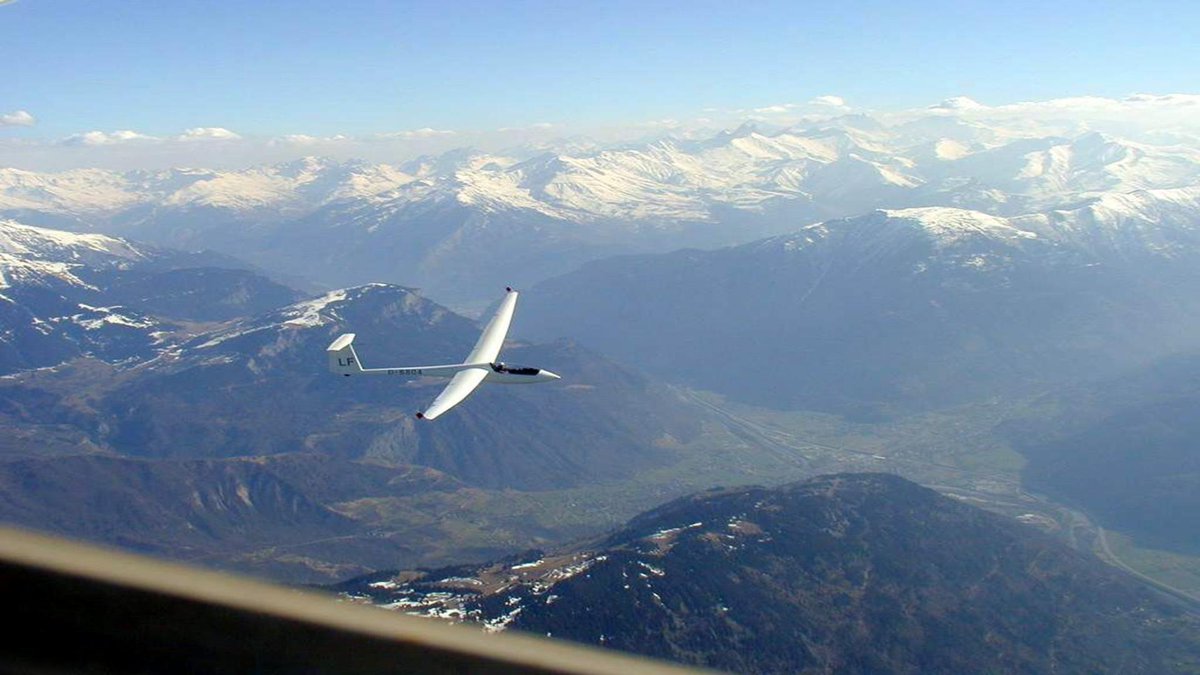 GlidingZone's tweet photo. Not a bad view for this week's #FlyingFriday...

#TeamTGC https://t.co/CSMCEhsV8k