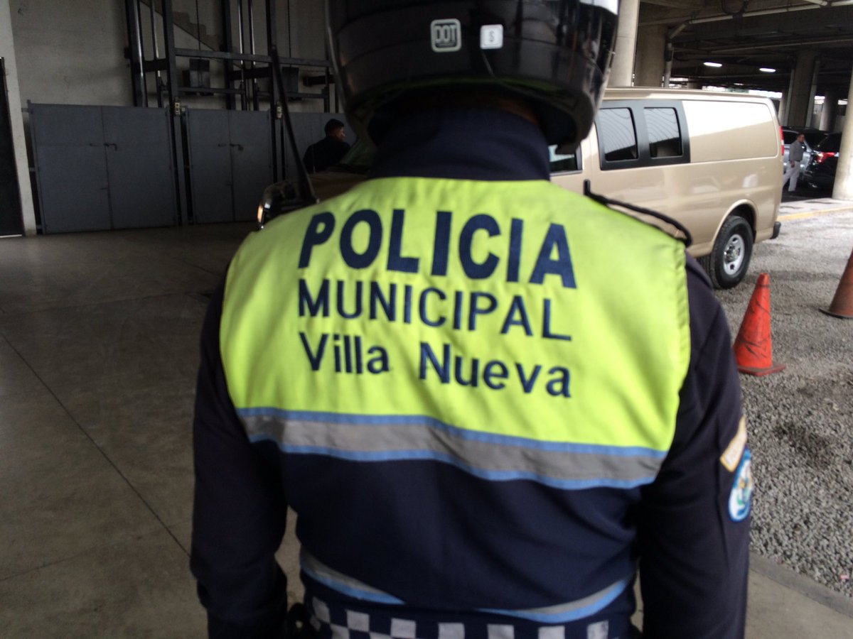 usembassyguate's tweet image. #EmbBrownfield visitó el Mezquital junto a @EdwinEscobarVN y Director de  PNC para conocer labores de seguridad