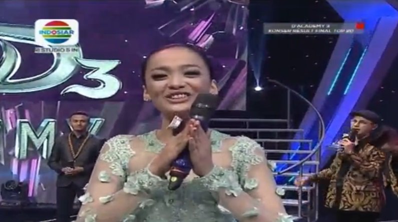 Indosiar's tweet photo. Posisi SMS tertinggi ditempati oleh @Da3_Nisa, selamat Nisa.. #DAcademy3 https://t.co/YCjx0y7j1N