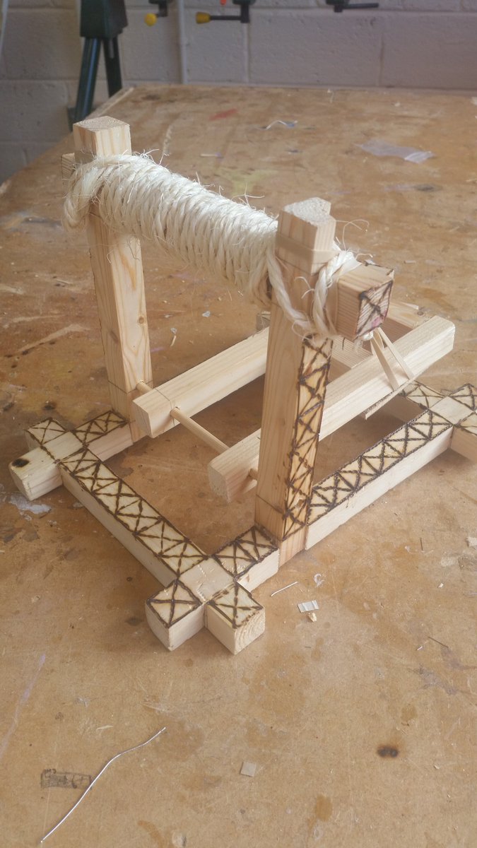 jnolantech's tweet image. 1st Year Catapults almost completed. #technologyproject .@cticlonmel .@TipperaryETB
