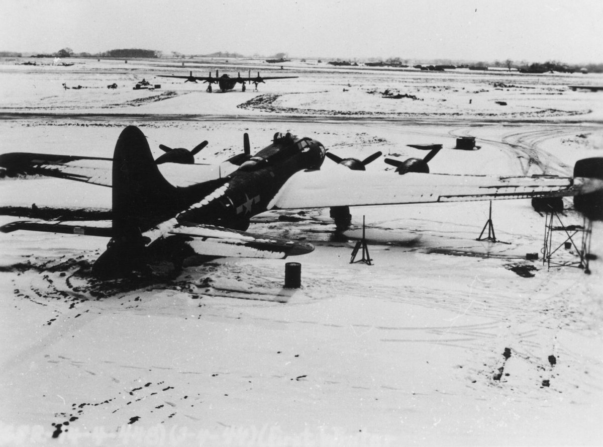 lucymaymaxwell's tweet photo. @BBCNorfolk #OTD in 1944 #snow covers American bombers at Seething airfield #Norfolk https://t.co/vUs1LVXeSB https://t.co/MGDGTPUvOu