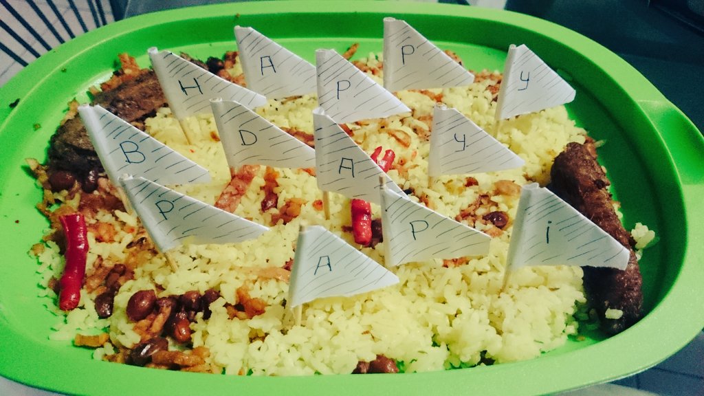 Kejutan tengah mlm.. Makasih mami <a href="/yoanastriana/">Yoan Astriana</a> #bigHug #kecupBasah