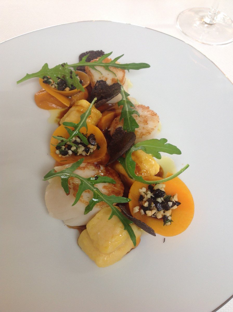 guideMichelinFR's tweet photo. Produits et cuissons au top, vue magnifique sur la Sainte-Victoire : le St-Estève, #1étoile au Tholonet (13). https://t.co/3qLe49Lh6D
