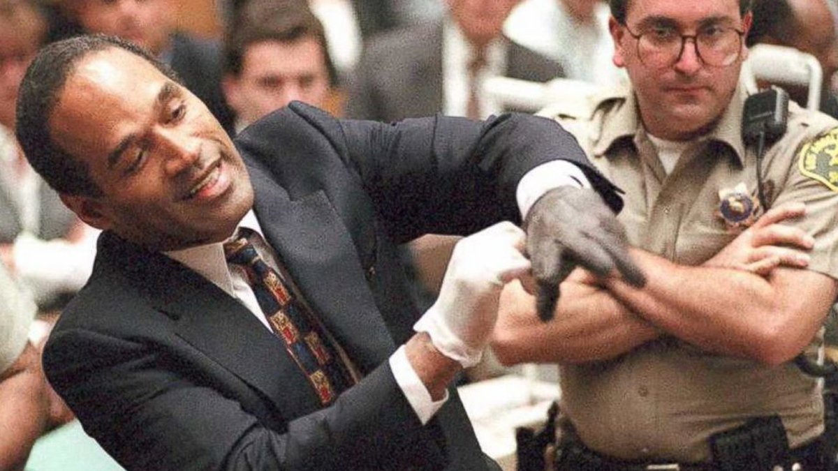 Knife found at home once owned by O.J. Simpson where killing of ex-wife and friend occurred bit.ly/1QquEML?utm_me… https://t.co/Vcqz31pnNV