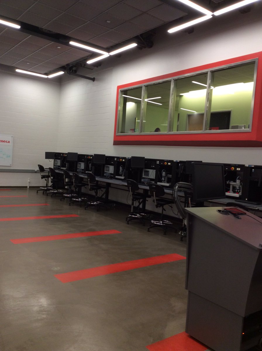 Gracefield_PS's tweet photo. Taking students from #scratch to #megatronics @SenecaCollege @LaraDonsky @TDSB_STEM @tdsb https://t.co/9ctaK0uHXh