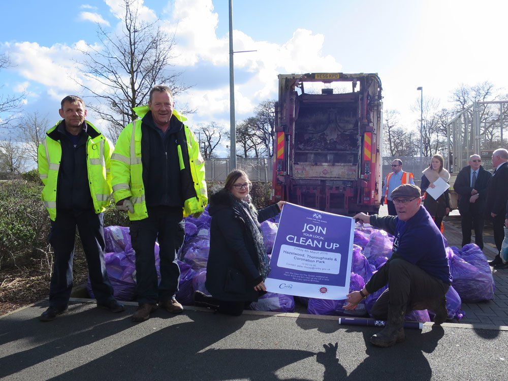SaferCorby's tweet photo. Ivan Barkham, Bob Althorpe, Me and Peter Floody, #CFTQ Poster & all the rubbish collected today! @cleanforqueen https://t.co/9sKmMPMqfW