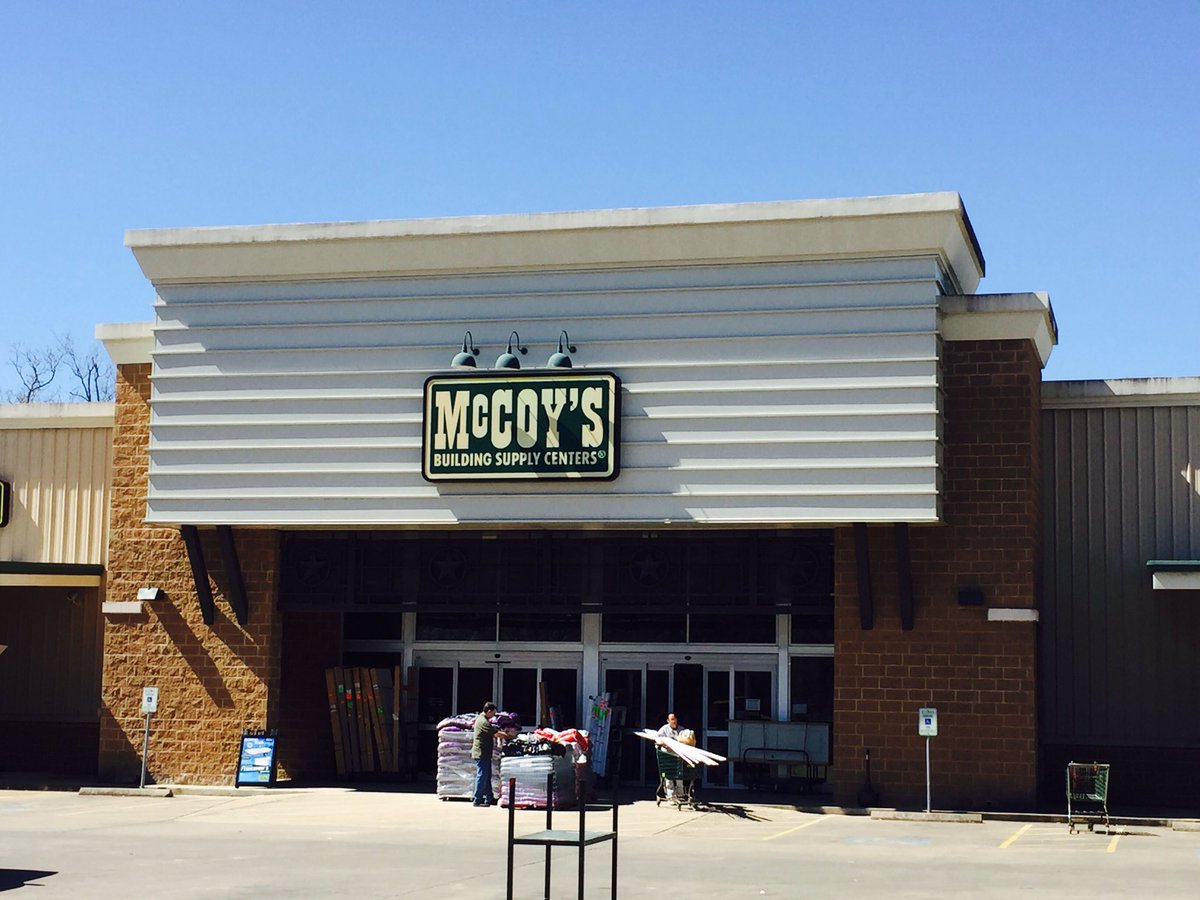 Customer service at McCoys Richwood today!!@BornToBuild