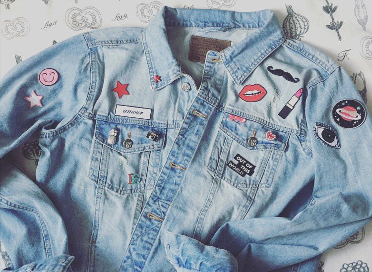 Lauritacdm's tweet photo. Vivan los parches y pines! #custombyme #jeanjacket https://t.co/9D6Q4l8Eux