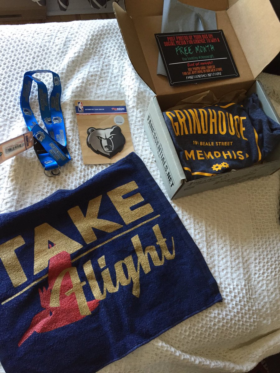 hiphoopjunkies's tweet image. Got my @FanEssentials sample box in the mail with some sample NBA-related goods. #FanEssentials #JanuaryFE