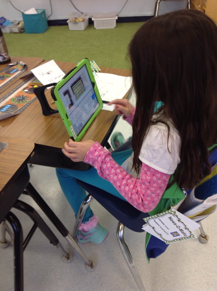 2ndgradekramer's tweet photo. Ss working on their own personal newsletter on see-saw. #2k106, 2ndchat, @Seesaw https://t.co/PbSiVLC1lC