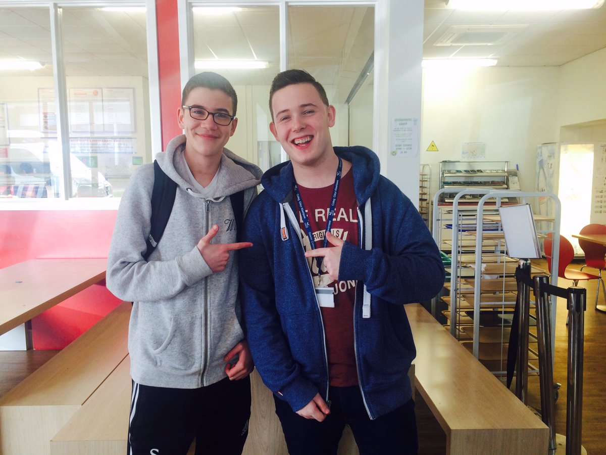 TurtlePromotion's tweet photo. Thanks to @GowerCollegeSwa sports dep for course taster @birchgrovecomp @CurtisCana @GCSReachWider #makingithappen https://t.co/kVrMjTiGh1