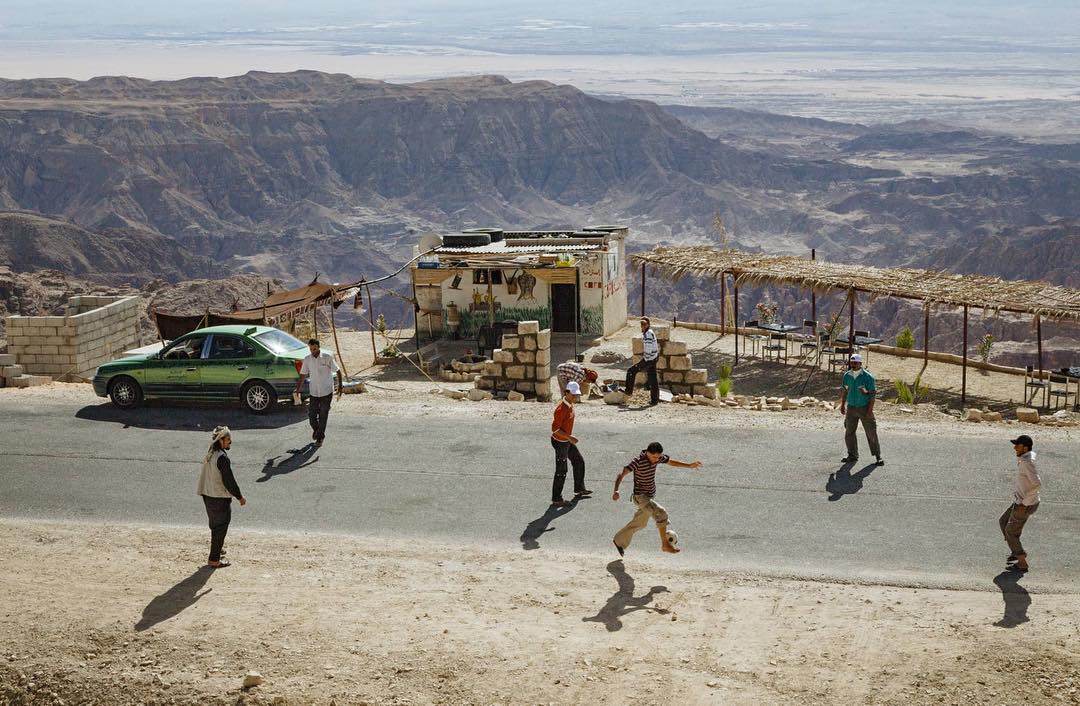 FIFAcom's tweet image. FIRST LOVE
Stunning street football in #Jordan is the centrefold for this month's #FIFA1904
fifa.to/FIFA1904