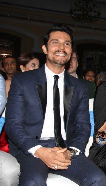 SushmaGhadge's tweet photo. #RandeepHooda #wellnessicon https://t.co/dzeBsThVUl