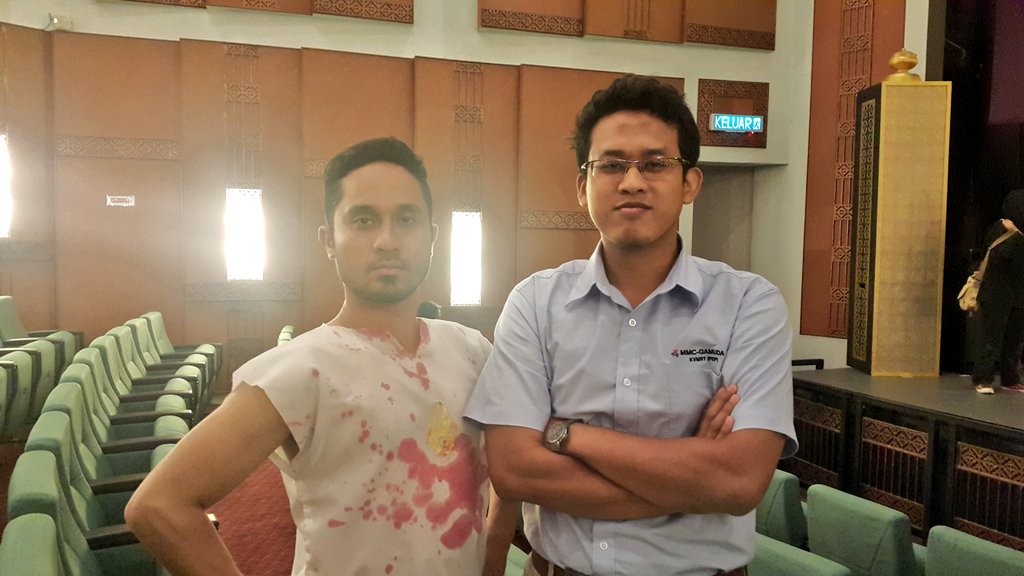 fizreeazreen's tweet image. Bersama tentera Siam. Walaupun jarang tgk teater, tapi #brosupport roommate.