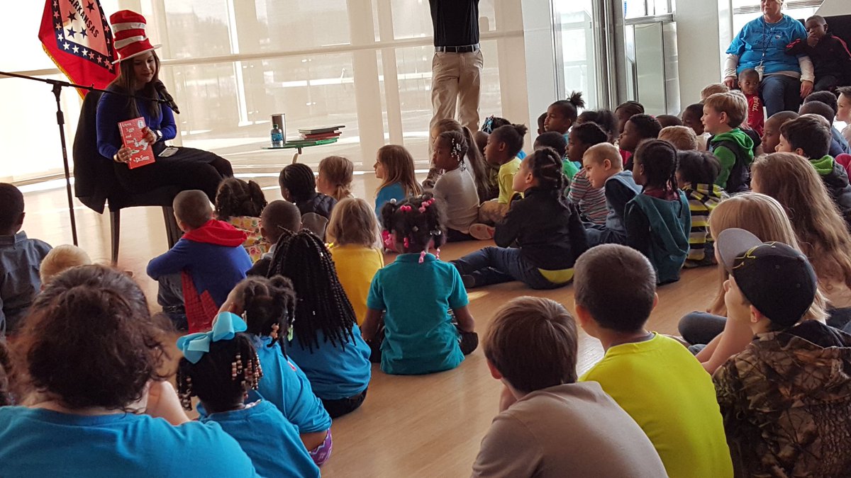 BeebeBBK_6AE's tweet photo. Dr Seuss celebration and story read by THVs Alyssa Ramond @ Clinton Library @BelindaShook @Beebe_Schools https://t.co/GXQfXifk8n