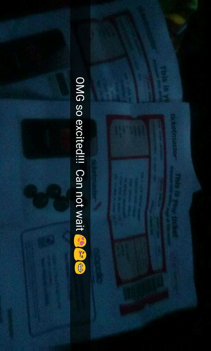 ChloeFulbirg's tweet photo. First concert with my fave 😍😀 #GotButterflies @csmarshall202 @SWStheband @Kellinquinn https://t.co/ViaXUF5lpU
