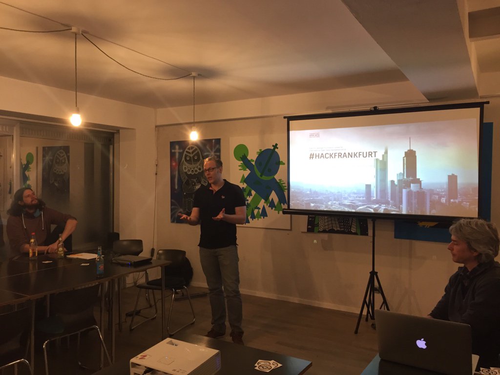 coding_night's tweet image. Martin is sharing his idea for the #HackFrankfurt #OpenData event during the weekend. #odd16 #odd16ffm