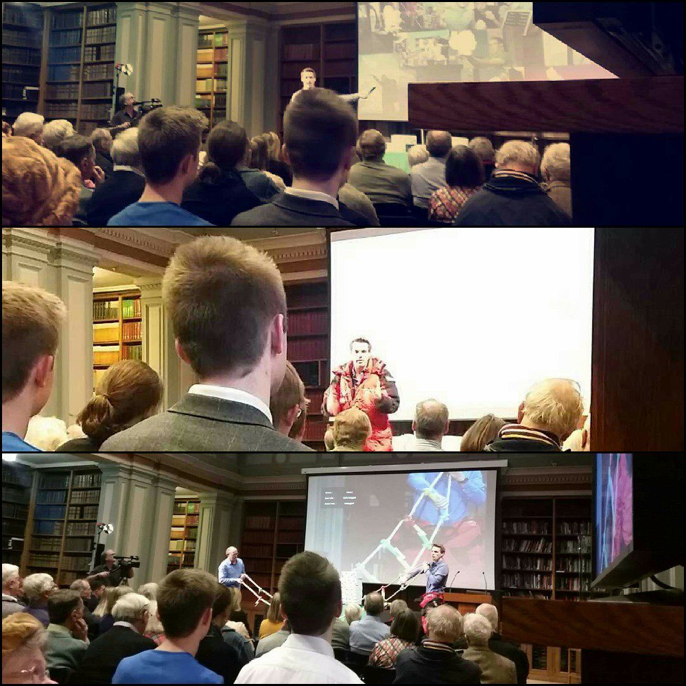 NatashaJK92's tweet photo. Thanks @gregfoot & @RoySocChem I had a great time at #EverestLab . A very interesting & entertaining talk. #scicomm https://t.co/aQPKi9kLDy