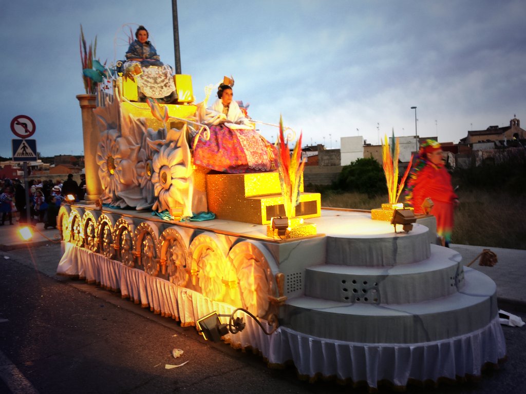 Por y para ellas...... #creciendo  #fallasunesco #somconstitucio  #Falles2016