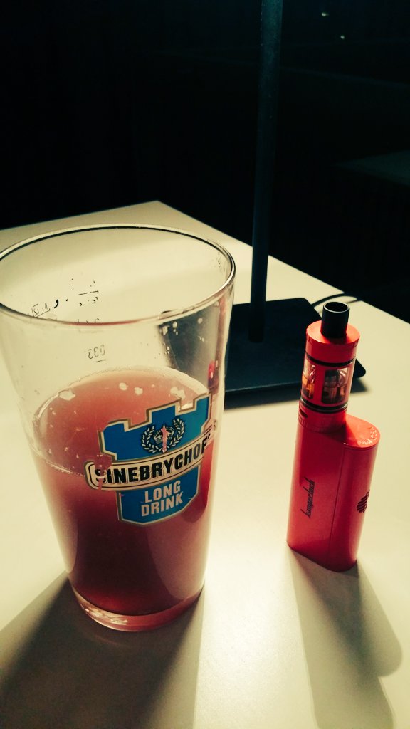 Loijas95's tweet photo. Ah finally it's #Friday #Blueberry #Lonkero #Sinebrychoff in #Rivette #Finland. #Kangertech. https://t.co/dP4D6Tf8kG