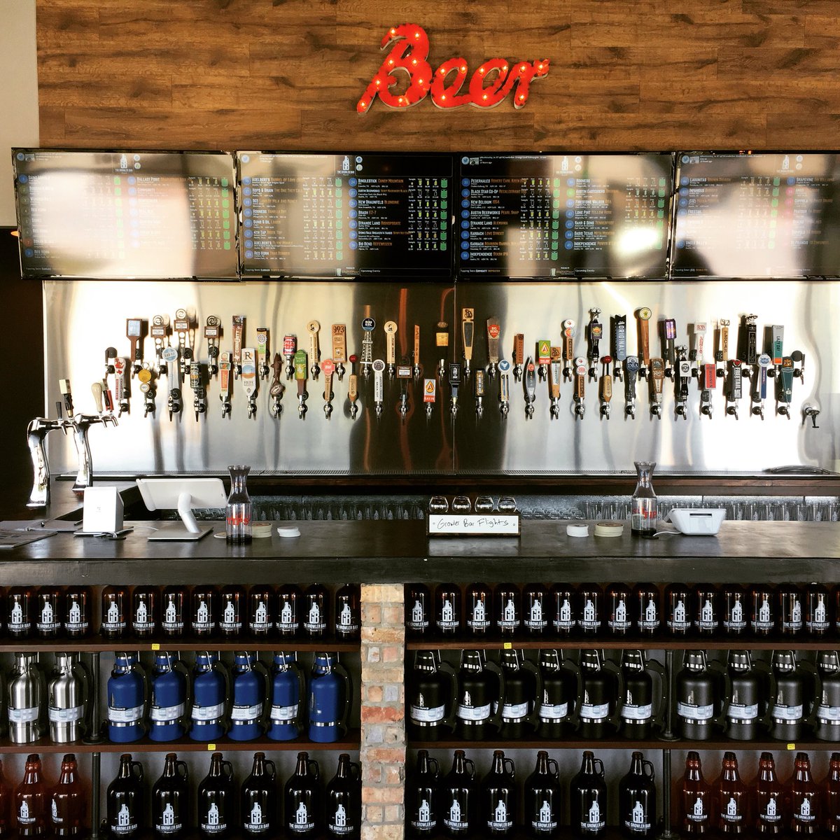 RedHornBrew's tweet image. @TheGrowlerBar is officially open. It's Friday, you deserve beer(s) and cold brew coffee. #craftbeer #drinklocal