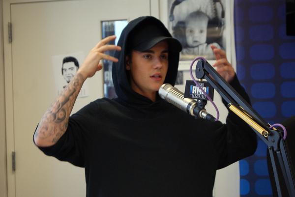 923amp's tweet image. The latest by @justinbieber #Company is coming up at 2:01! bit.ly/ListenTo923 ~ @djnikonyc