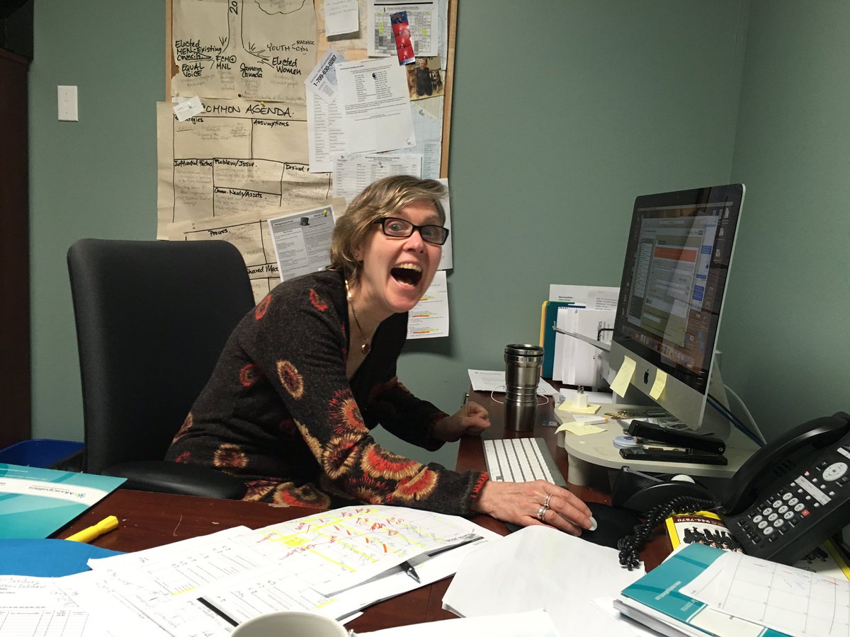 gailwoodfine's tweet photo. MNL census meeting w/ @paerewyck #notgoingsowell #thatsmydesk #hostiletakeover https://t.co/2Fj1MB4Ozy