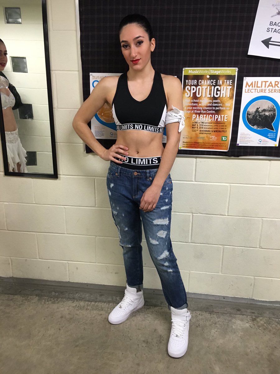 AlessiaLancia's tweet photo. trying to take a picture where my face looks decent is hard #hiphopsolo https://t.co/pCBVyxhcFS