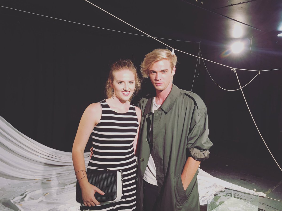 rowrowlean's tweet photo. @marco_duplessis, you are so stunning! #MooiAnnie #teamtalent #theatrelife https://t.co/YCR29BinXn