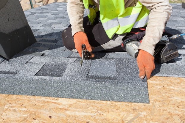 BuiltRightHome's tweet image. Can The Small Issues Become A Big Problem? Fixing Roof Damages hubs.ly/H02ht6k0 by @BuiltRightHome