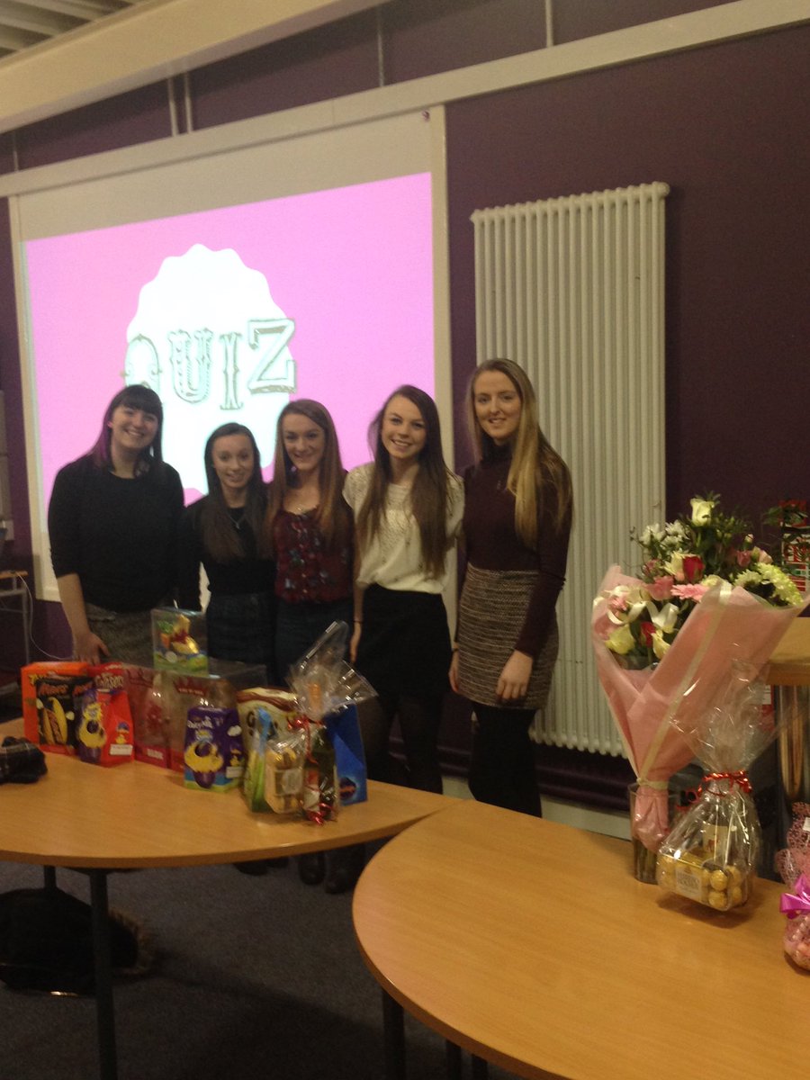 SandbachCollege's tweet photo. Quiz Night in full swing! Thanks @SandHigh_Maths @SandbachHigh @CRUKresearch https://t.co/SfzvBgsO6Z