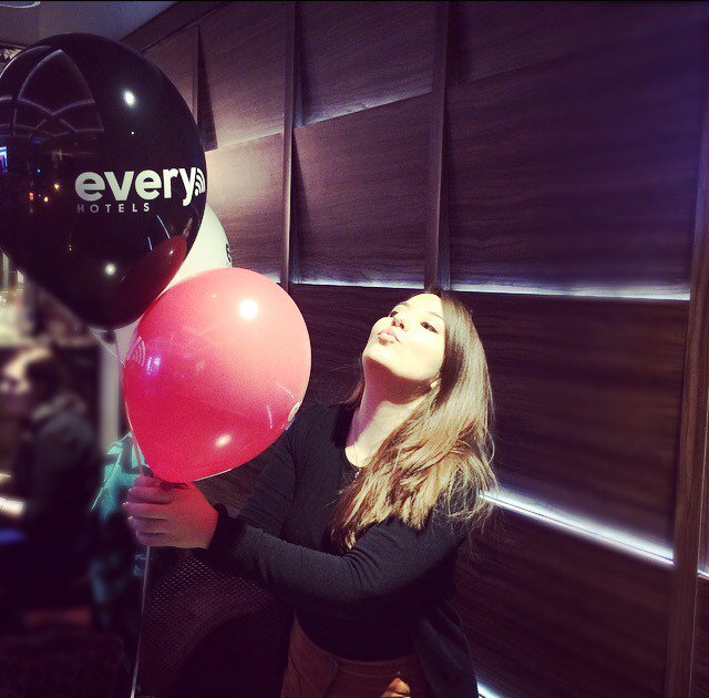 Beatriz_Lab's tweet photo. Celebrating @every_hotels birthday in Leicester Square! #getuptoeverything #travel #london #blogger https://t.co/4LU2sPipOB