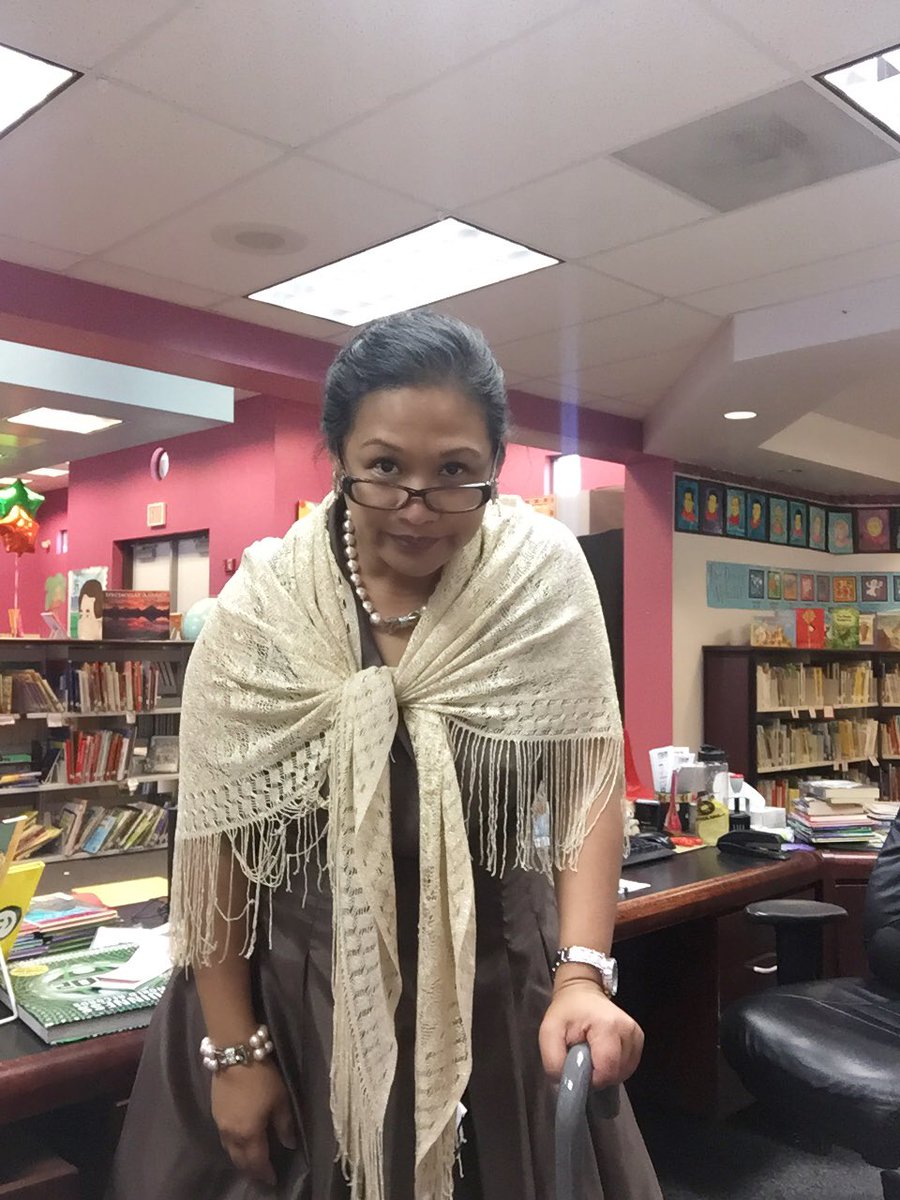xeniathewarrior's tweet photo. Celebrating 100th day in school. #chavezelementary #100thdayinschool https://t.co/ipyplGUtIP