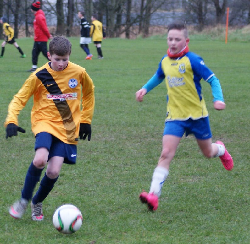 Fergz15's tweet photo. Watching my josh putting the hard work in and developing into a talented footballer with ADHD #proudad#believe#RVFC https://t.co/SrQszU0Fmq