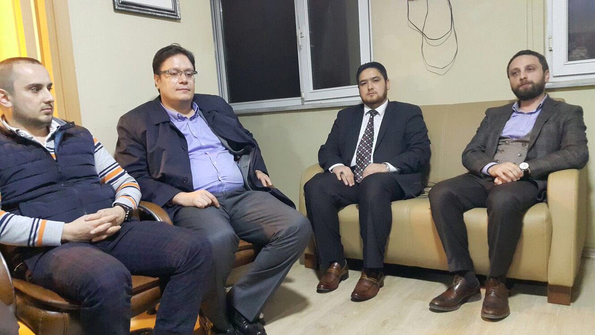 ifa_der's tweet photo. Çay sohbetimiz bereketli geçiyor. Genç kardeşlerimiz salonumuzu doldurdu.
@ORC_SEKERCIOGLU @GiyaseddinGergn https://t.co/fJdLtx4SCf