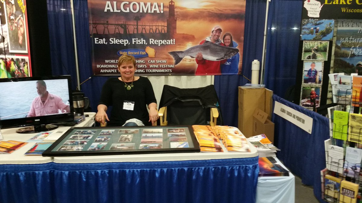 captlee1's tweet photo. Promoting Algoma at Milwaukee Sport Show at State Fair Park.  Booth 614.  Stop and visit.  Great seminar crowd Thur. https://t.co/1ofx7IZlFq