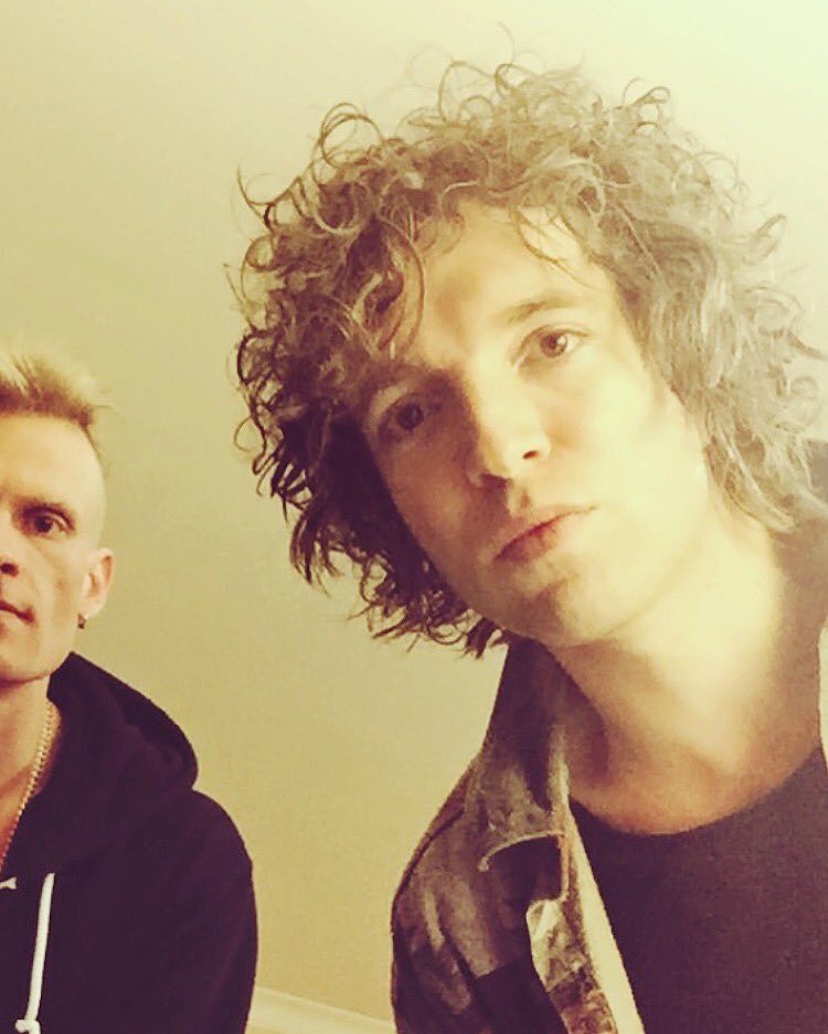 mothermother's tweet photo. After our separate, chance encounters with a Bird Of Paradise, we wrote a song about one. @stevebays #MMDailyDose https://t.co/QSkBdLobhj
