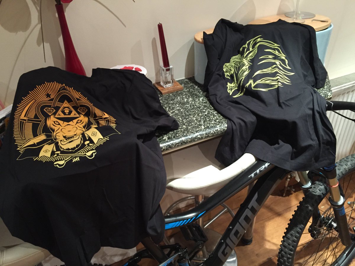 TheDannyJB's tweet photo. @SyndicateOG @ProSyndicate new swag on top of the bae π. #rememberthepic https://t.co/Rc7e5n9Mam