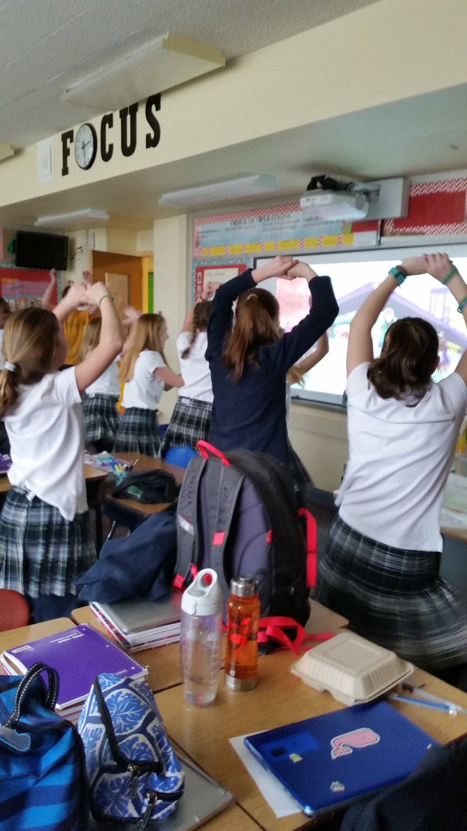 AFYAPCSMrs_K's tweet photo. Middle school healthy living elective! #justdance #scmoq @gotaloha2003 https://t.co/2yQ225BiVq
