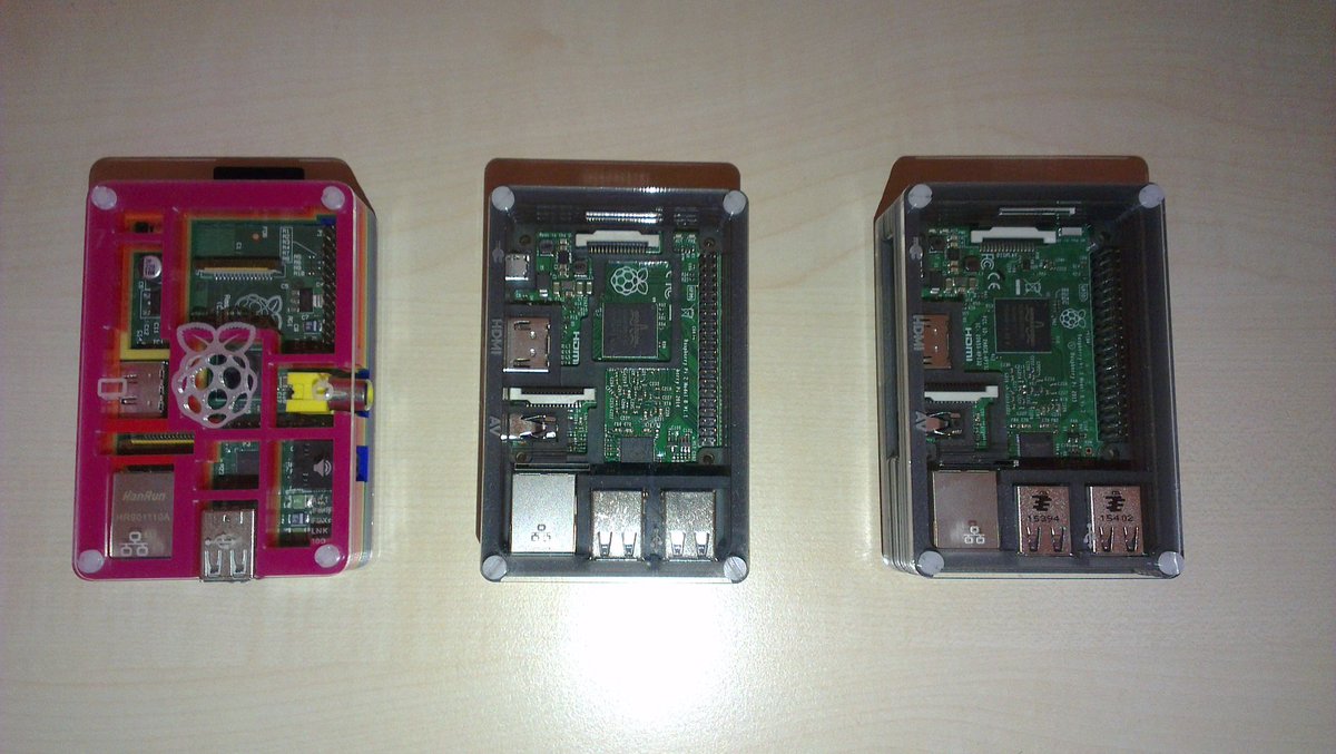 NoRouteToHost's tweet image. 3 generations of @Raspberry_Pi #RaspberryPi1 #RaspberryPi2 #RaspberryPi3