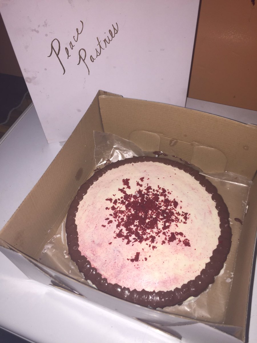 queen_walo's tweet photo. #PeacePastries 💖 Thank you for all the love and support ✨ https://t.co/QFuWEzkobR