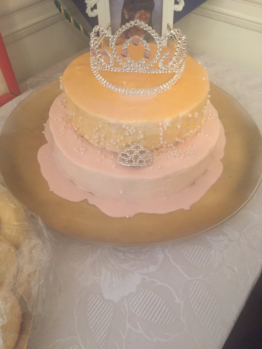 queen_walo's tweet photo. #PeacePastries 💖 Thank you for all the love and support ✨ https://t.co/QFuWEzkobR