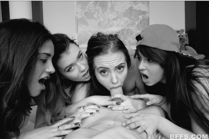 Asi asi...toda... 😈😈🍭 https://t.co/TmRJqEZNwk