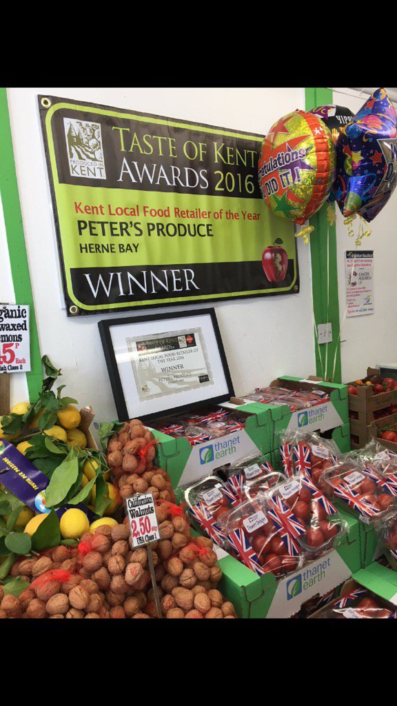 PhilAstley1's tweet photo. Well done to my mate@andynjones and all the staff@Petersproduce winning the #TOKA2016 last night Well Done https://t.co/1D0ypF01ZJ