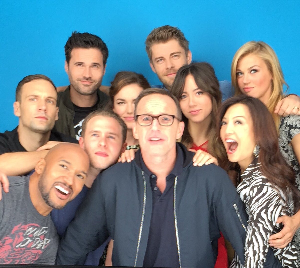 MingNa's tweet image. Yes, another year w/ this nutty bunch! Luv &amp;amp; BIG thanks 2 our fans!😘 
More in S4! 👊#AgentsofSHIELD! #blessed 🙏